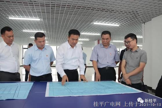 黃德佳深入企業(yè)檢查安全生產(chǎn)和開展服務(wù)企業(yè)調(diào)研