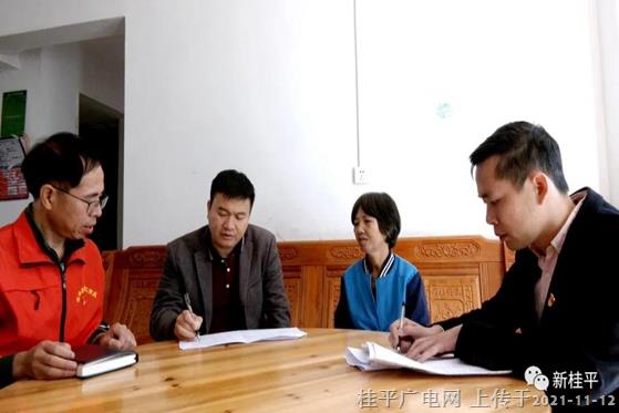 黃德佳到桂平易地扶貧搬遷長安安置區(qū)開展鄉(xiāng)村振興,、防貧監(jiān)測和走訪慰問工作